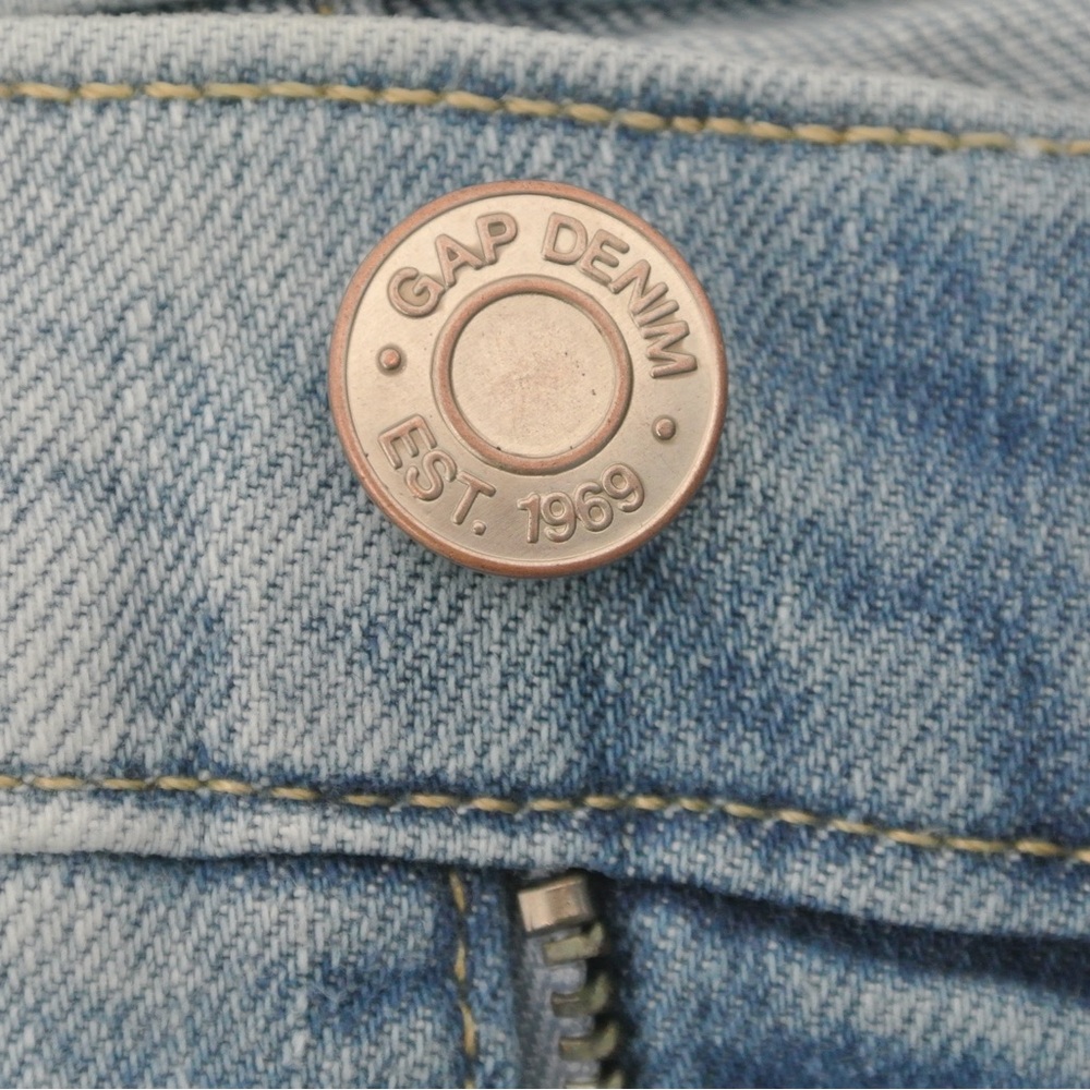GAP Women's ✨NWT✨ Kick Fit 🩵 High Rise Jeans - Light‎ Denim - Picture 2 of 8